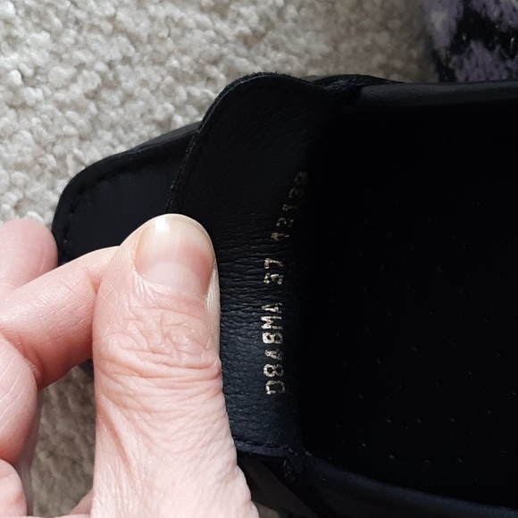 GEOX Respira Black Leather Loafers w Gold Buckle Details - Nearly New! - Picture 4 of 17